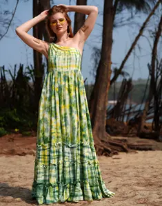 Robe rayonne bohème tie-dye pour femmes tendance une épaule longue tenue de fête de plage et vêtements de villégiature Designer Occasions porter robe - Product Image 4