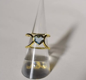 Bague en topaze bleue suisse en forme de cœur, argent 925 plaqué or 14 carats, fabrication sur mesure en gros, fabricant OEM Thaïlande - Product Image 1
