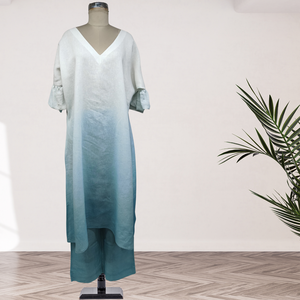 Ensemble Kurta teint en rayonne de coton avec col en V et manches évasées, deux pièces confortables, pour l'été, salon ou tenue quotidienne. - Product Image 1