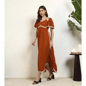 Robe longue décontractée d'été Deebaco pour femme en rayonne, style bohème, avec détails contrastants, col licou cœur, manches courtes, coupe classique, dentelle - Product Image 3