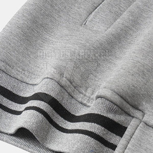 Veste universitaire pour homme en matériau de haute qualité, conçue pour vous garder au chaud et vous donner un look élégant pendant les saisons d'automne et d'hiver - Product Image 5