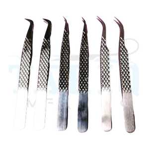 Lot de 6 pinces à cils argentées enduites de couleur argent par TARIQ MFG CO - Product Image 1