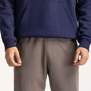 Sweat à capuche en molleton pour homme 100% coton lourd en gros avec logo personnalisé, teinture unie, col à capuche pour la saison hivernale - Product Image 4