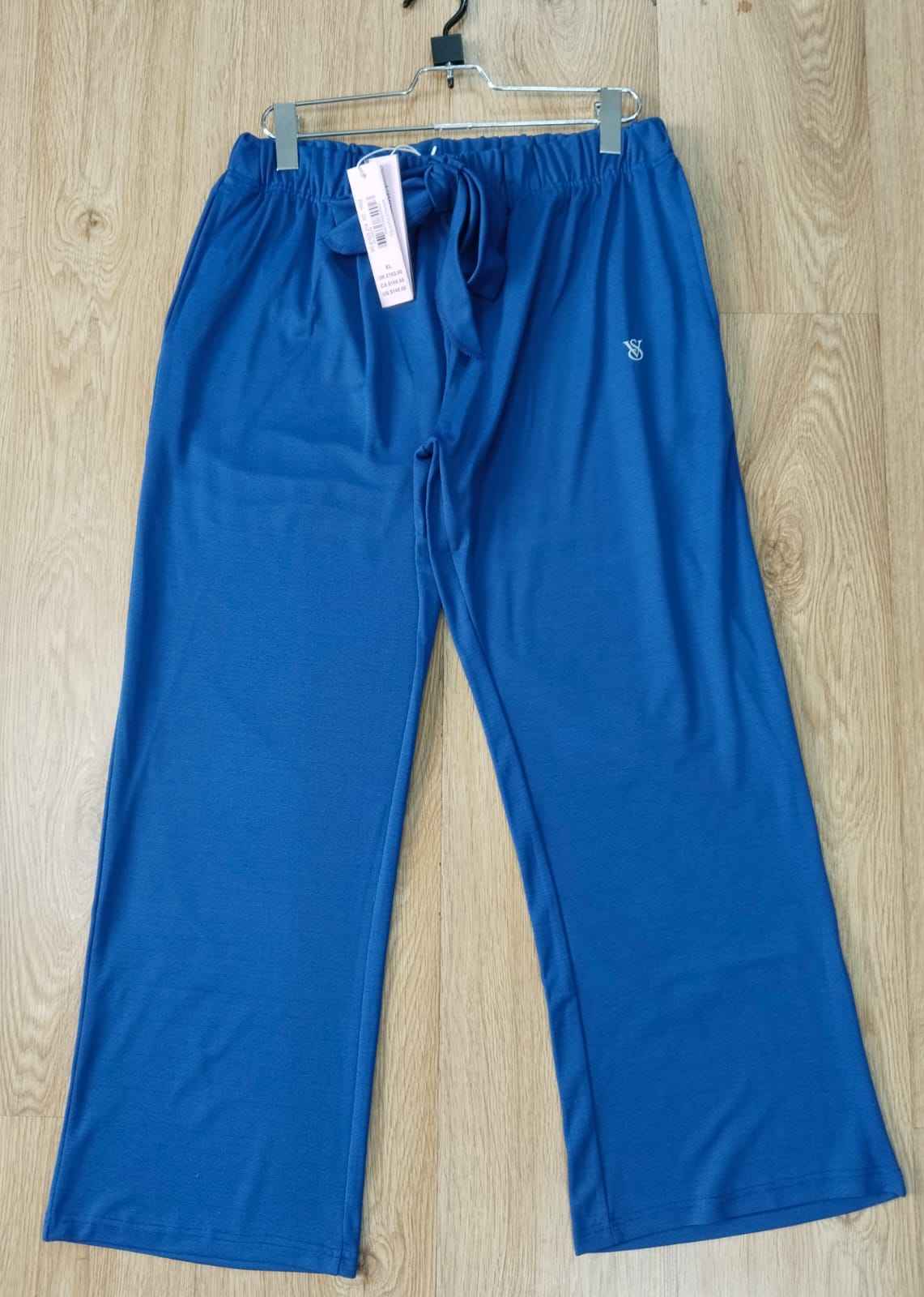 สีฟ้าสนุกสนาน