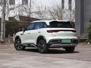 SUV Eléctrico Familiar de Alta Calidad, Transmisión Automática, Rines R17, Exterior Oscuro, Autonomía de 601-700 km, Batería de 50-70 kWh - Product Image 2