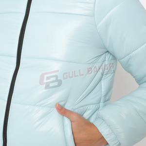 Chaqueta Acolchada con Capucha para Mujer, Resistente al Agua, Forro de Nailon Transpirable, Corte Ajustado, Acabado de Alta Calidad - Product Image 3