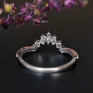 Bague de mariage en diamant cultivé en laboratoire en or 10 carats bague de fiançailles marquise incurvée et ronde bijoux en diamant de laboratoire - Product Image 5