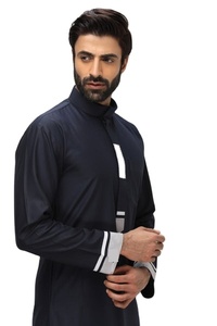 Prix de gros thobe pour hommes 2023 best-seller thobe pour hommes personnalisé rayures blanches teint en bleu thobe pour hommes longue longueur bloc de couleur - Product Image 5