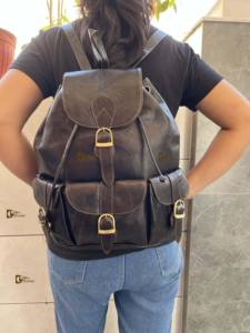 Mochila impermeable de moda hecha a mano de cuero genuino para la escuela y uso al aire libre Diseño unisex - Product Image 3