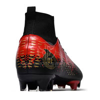 Vente en gros de chaussures de football crampons antidérapants légers chaussures d'entraînement de football en plein air avec logo personnalisé