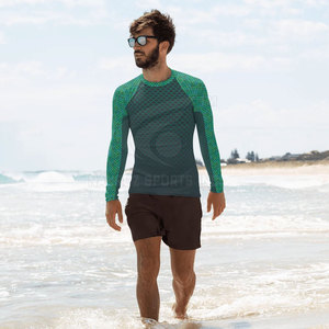 Camisa de compresión Rash Guard para gimnasio y actividades acuáticas Hombres Rash Guard con tecnología de secado rápido - Product Image 5