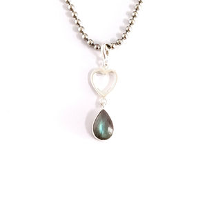 Pendentif en labradorite en forme de larme de 1,8 gramme fait à la main, confectionné en argent 925, design en forme de cœur, cadeau romantique - Product Image 1