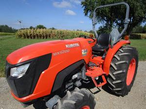 Mini tractor usado Kubota MX5200 maquinaria agrícola económica para agricultura - Product Image 4