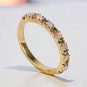 Bague d'éternité opale blanche et péridot bague en argent 925 bague multi-opale de feu bague de mariée bague délicate bague de cadeau de noël - Product Image 2