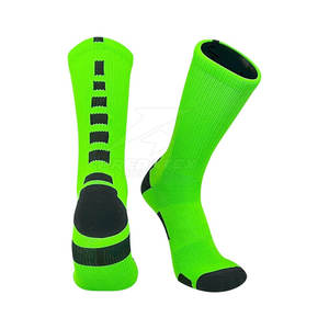Calcetines deportivos de tamaño personalizado hechos en Pakistán Calcetines deportivos Logotipo colorido Calcetines deportivos de diseño personalizado - Product Image 1