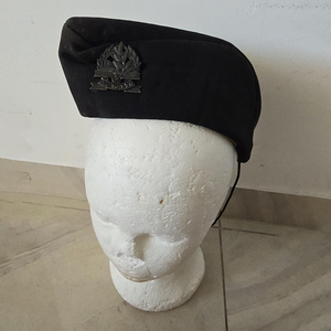 2025 automne et hiver nouveau béret sauvage japonais tricoté strass femme hiver britannique rétro citrouille chapeau Net rouge ronpex - Product Image 1