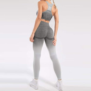 Conjunto de yoga para mujer de alta calidad Diseño de logotipo personalizado de secado rápido y transpirable Patrón sólido Tallas grandes Nuevo lanzamiento - Product Image 4