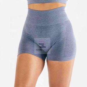 Pantalones cortos de compresión deportivos con logotipo personalizado de alta calidad para mujer con decoración de botones para deporte y gimnasio - Product Image 6