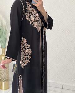 Vente en gros de robe abaya en satin de luxe personnalisée pour femmes vêtements islamiques de haute qualité manches à volants taille libre conçu à Dubaï petite coupe - Product Image 5