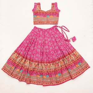 Ensemble Lehenga Choli traditionnel pour enfants Shoryam Fashion, rose Ajrakh, longueur au sol |   Tenues de fête de mariage festives pour filles |   Haut à séchage rapide - Product Image 1