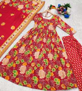 Belle robe Anarkali en soie avec travail de fantaisie Robe longue pakistanaise Salwar Kameez Dupatta pour les fonctions de mariage. - Product Image 2