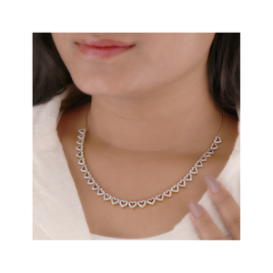 Elegante Collar con Forma de Corazón para Mujer, Joyería con Colgante en Tono Dorado Brillante para Ocasiones Especiales - Product Image 1