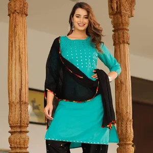 精致的棉质合奏连衣裙，配有镜面珠饰，与Salwar和精致的Dupatta相协调，批发价格