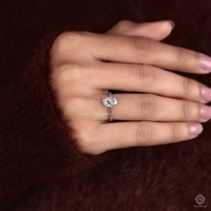 Anillo de compromiso Oval Lab Grown Diamond: Tulip Solitaire, oro blanco de 14K - Product Image 2