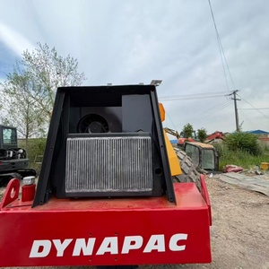 Rouleau compresseur vibrant Dynapac CA301D d'occasion, 12 tonnes, excellent état, moteur puissant, engin de construction prêt à l'emploi - Product Image 5