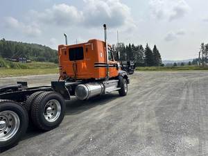 <b>Loaded</b> Option Westernn Star 49X Sleeper Semi Truck - 36" Flat <b>Top</b> Sleeper, Detroitt , 18 Speed Manual For Sale - Product Image 3