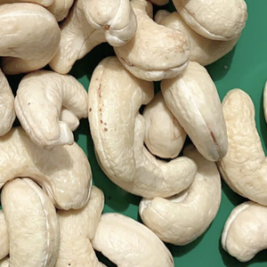 เม็ดมะม่วงหิมพานต์ W320เม็ดมะม่วงหิมพานต์จากโรงงานเวียดนาม1กก. ลูกค้า OEM ไม่ต้องการสินค้า - Product Image 1