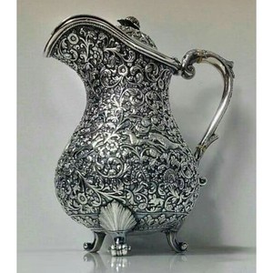 Pichet à bière et à vin de créateur élégant en verre clair à texture fantaisie unique et couvercle supérieur en métal et fournitures de bar de base - Product Image 2