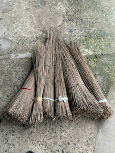Palos de escoba de coco asequibles con acabado natural para compradores ecológicos - Product Image 4