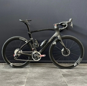 NOUVEAU Vélo de route électrique DOGMA F-series DURA ACE DI2 2024, autonomie de 60 km, 12000W, 36V, support OEM/ODM personnalisé, prêt à être expédié - Product Image 2