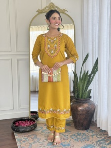 Beste Kwaliteit Lange Kurti Voor Vrouwen Etnische Kleding Met Werkvolgorde Voor Retailers En Distributeurs Verkrijgbaar Tegen Groothandelsprijzen - Product Image 6