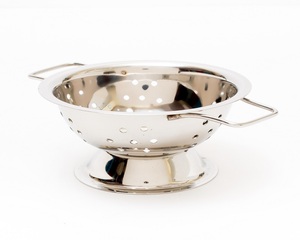 Mini passoire de cuisine régulière de 19 cm avec poignée Passoire fabriquée en Inde pour bars et services de restauration pour la nourriture - Product Image 3