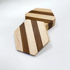 Sous-verres carrés en bois d'acacia et de noyer de haute qualité, design moderne, écologiques, pour la décoration de table et les accessoires - Product Image 1