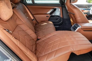 2023 l 7 AWD sedan Lithium Battery Leather Seats R18 Tires <b>Panoramic</b> Sunroof - Product Image 3