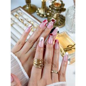 Blush Bloom Press-On Nail Art Aggiungi un rosa splendente al tuo stile di unghie - Product Image 3