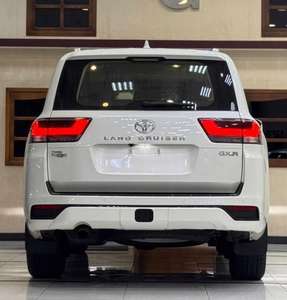 Toyota Land Cruiser GXR 2025, 3.5L Turbo, Automático, Volante a la Izquierda, con Neumáticos R20, Asientos de Cuero Oscuro y Techo Panorámico - Product Image 4