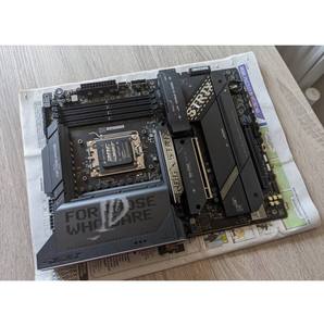 เมนบอร์ด ATX สำหรับเกม X870E-E ROG Strix - Product Image 1