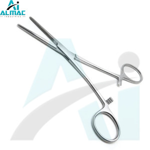 Fórceps Kelly de grado profesional ALMAC para el control preciso de tejidos en procedimientos médicos quirúrgicos y veterinarios - Product Image 1