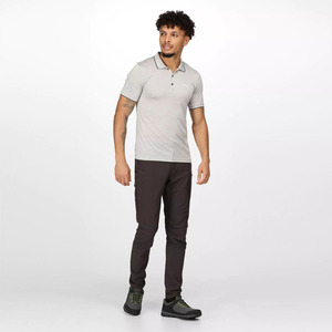 Chemises polo décontractées Smart Look pour hommes Design personnalisé pour hommes Vente en gros de couleur blanche Maillot polo basique à des prix abordables - Product Image 3