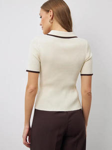 Polo de punto acanalado de manga corta para mujer, top de verano informal ajustado con cuello en contraste - Product Image 2