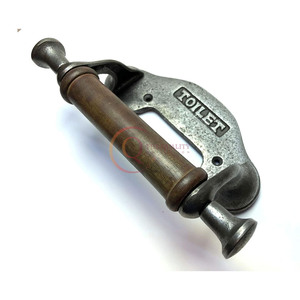 Porte-rouleau de papier toilette mural en fonte avec poignée de couleur marron finition design vintage antique pour l'organisation - Product Image 6