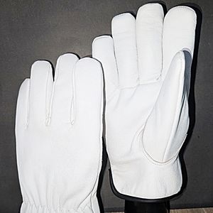 ถุงมือเพื่อความปลอดภัยระดับมืออาชีพ สีขาว เหมาะสำหรับทำสวนและงานอื่นๆ ผลิตจากวัสดุคุณภาพสูง สวมใส่ง่าย - Product Image 5