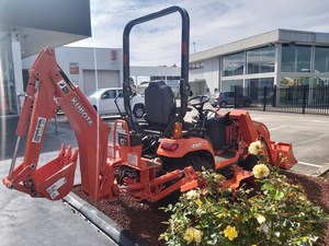 Tractor Kubota BX23S 2026 con Retroexcavadora, 4x4, Diésel, Transmisión Hidrostática, Cargador Frontal y Retroexcavadora - Product Image 4