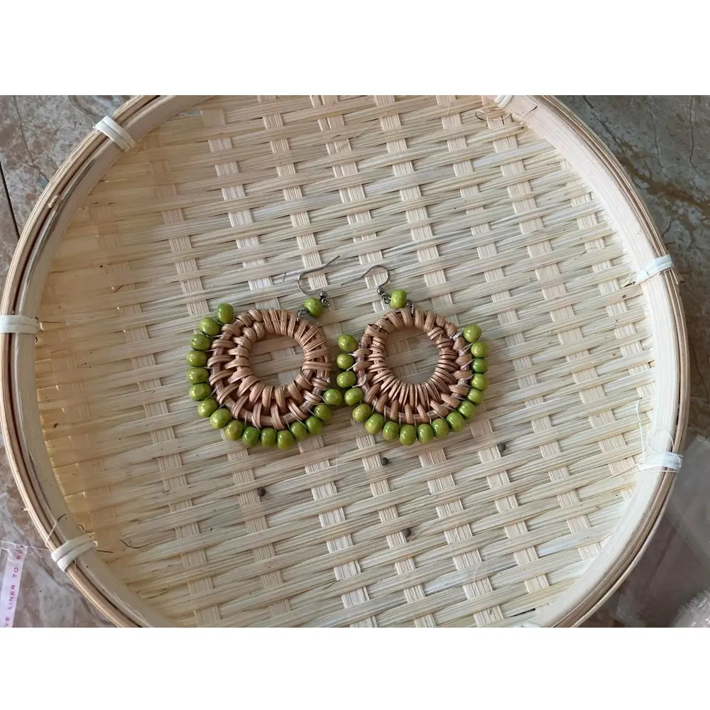 Vendita calda bohémien orecchini pendenti OEM eco-friendly gioielli accessori leggeri artigianali Vintage moda Rattan orecchini