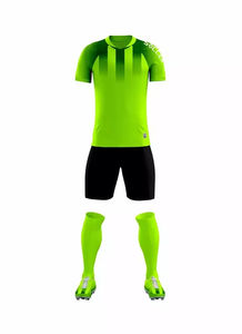 Nouveau design d'uniforme de sport professionnel pour adultes, nouveau style d'uniforme de football pour hommes de taille personnalisée de couleur unie - Product Image 4
