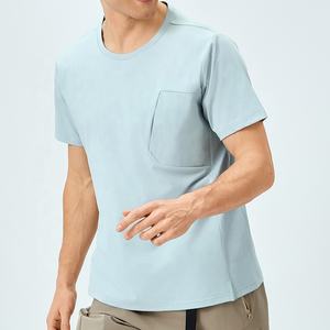 T-shirt d'été uni à col rond pour homme avec poche zippée, impression de logo à faible MOQ - Product Image 1